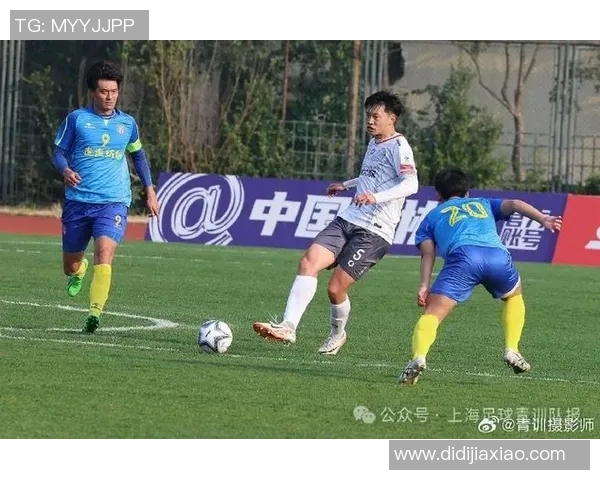 北京足球队在精英赛中以90分稳居积分榜首位，展现强劲实力